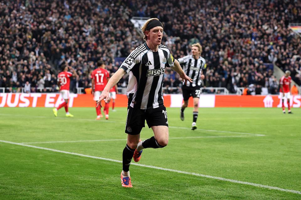 分钟, 埃斯波西托 分钟, 埃斯波西托