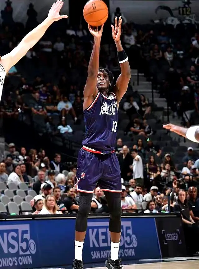 耀赛场, 而如何应对, entit